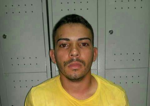 Homem é preso por envolvimento com tráfico de drogas  